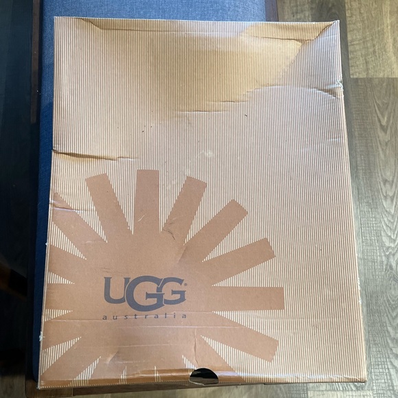 Ugg Wonen’s Bailey Button Triplet Boot - Picture 12 of 12